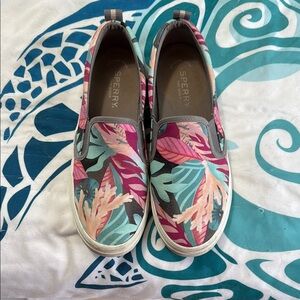 Sperry Pink and Blue Sneakers Modern Design